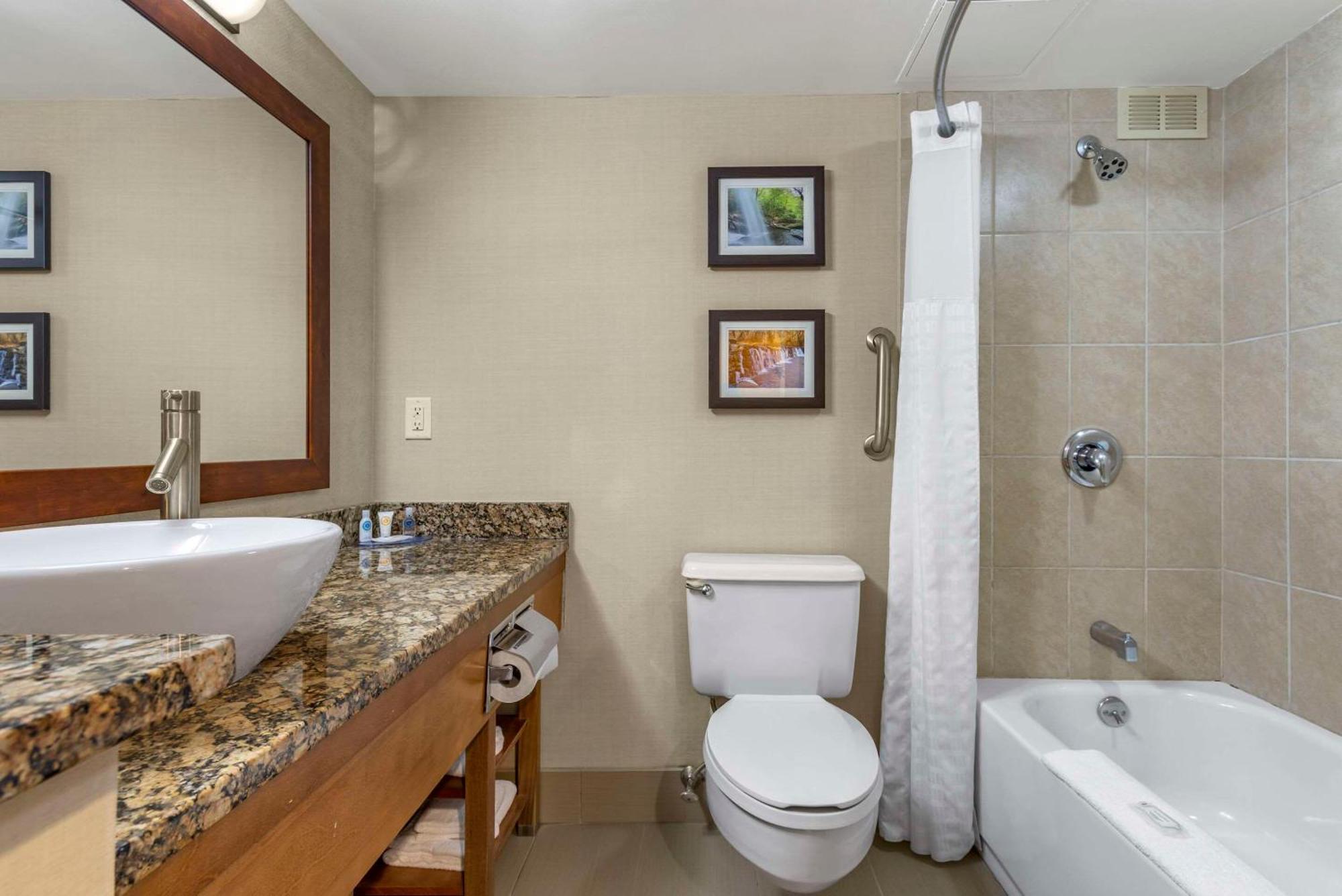 Comfort Inn&Suites Glen Mills - Concordville Eksteriør bilde