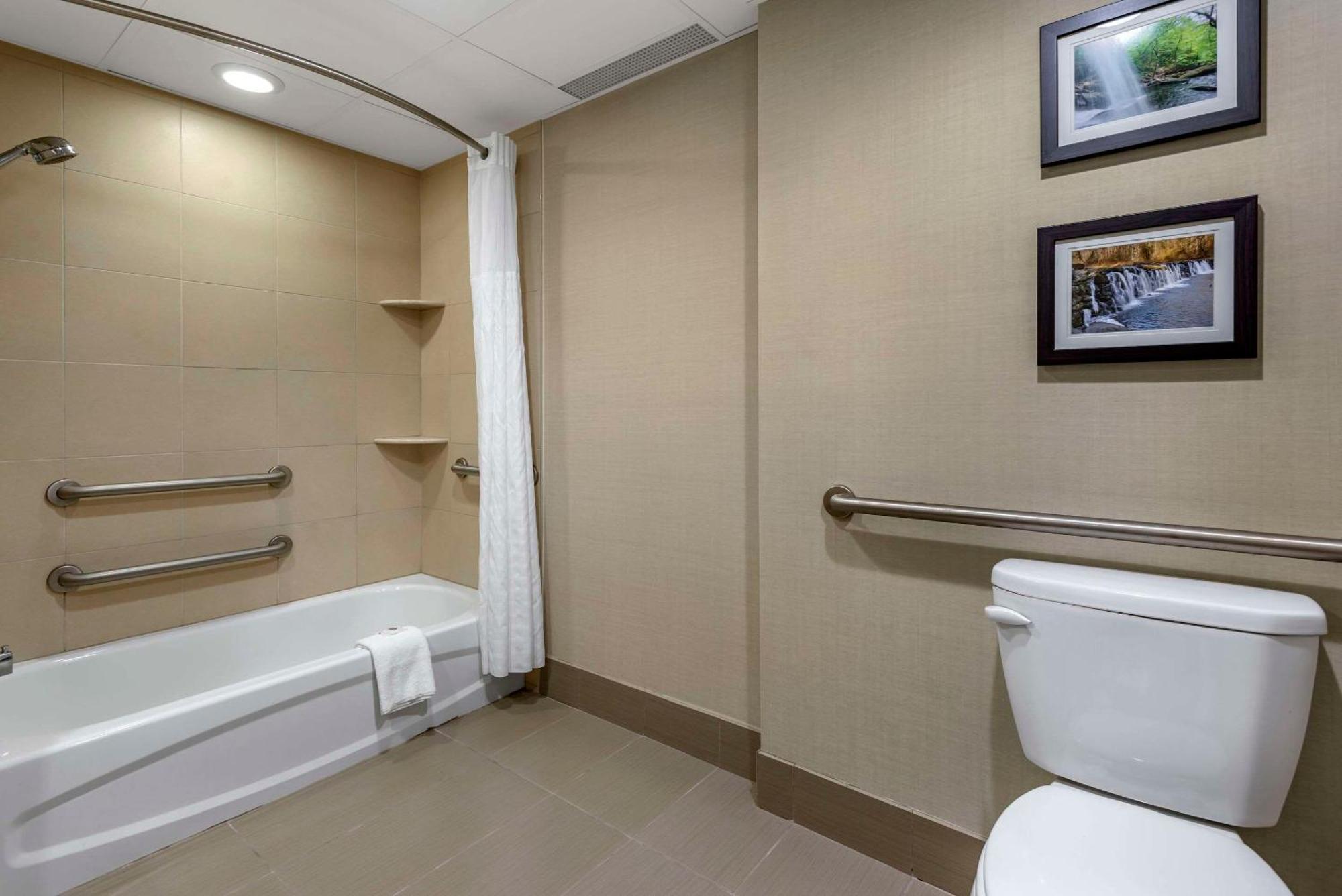 Comfort Inn&Suites Glen Mills - Concordville Eksteriør bilde